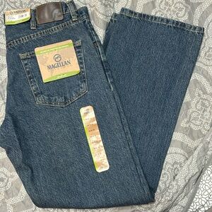 NWT Magellan Outdoors relaxed boot cut jeans. 34x32